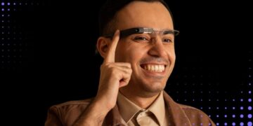 Ask Envision, la app que ayuda a las personas con discapacidad visual o ceguera con inteligencia artificial