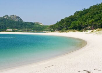 islas cíes galicia espana turismo verano playa vacaciones