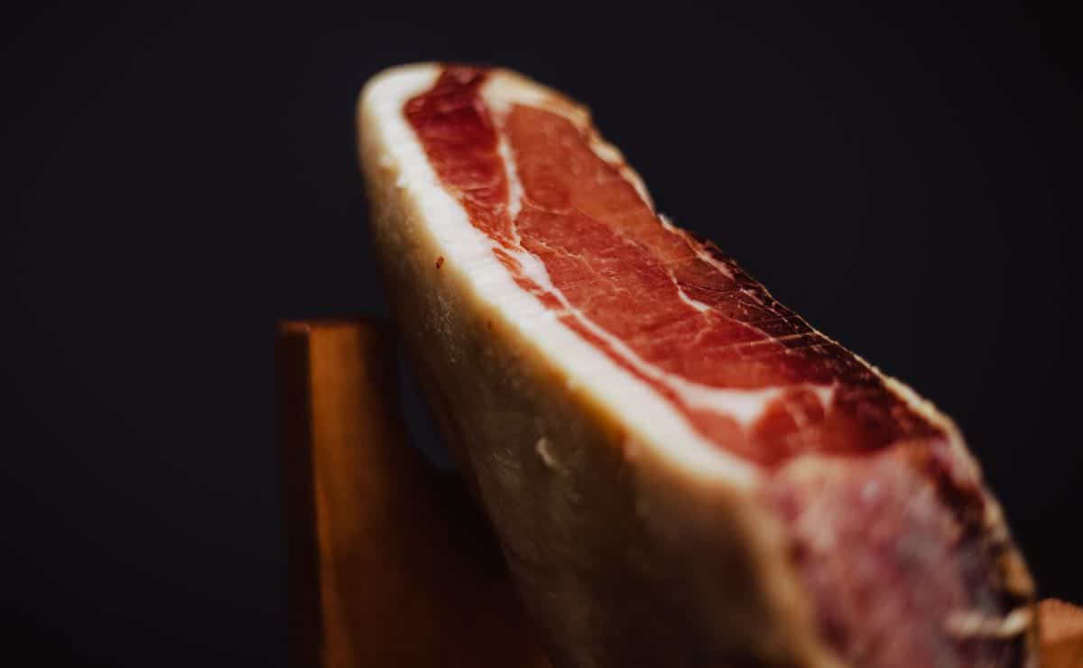 jamón ibérico tocino beneficios cerdo alimentación bienestar