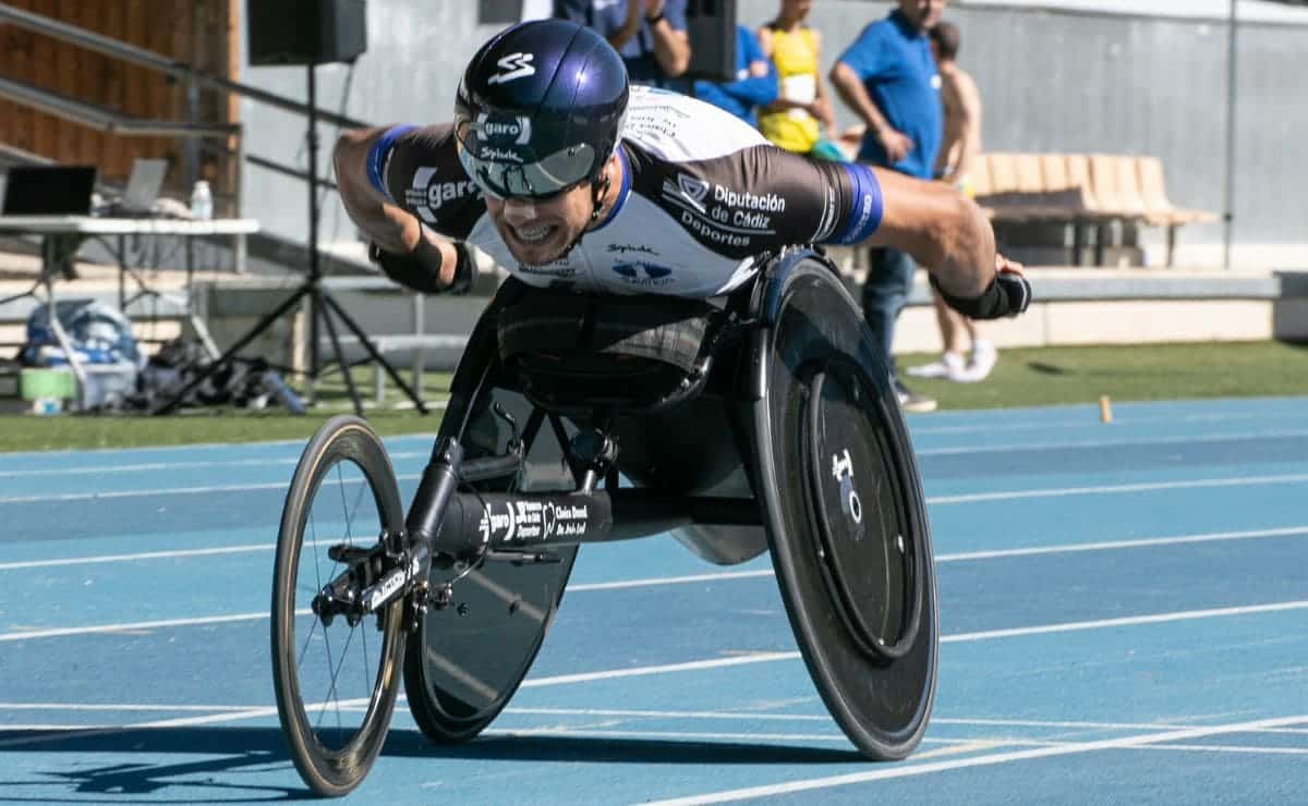 José Manuel Quintero batiendo el récord de España de 400 metros en silla