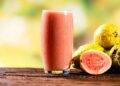 Jugo de guayaba, el superalimento que no debe faltar en tu dieta