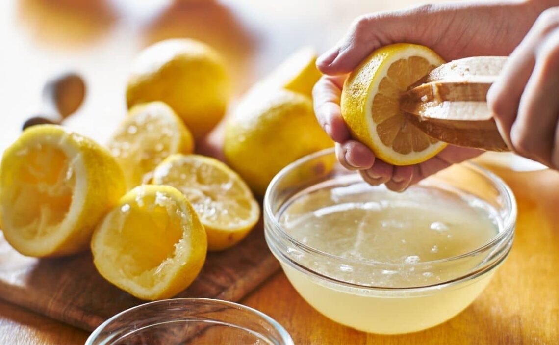jugo limón agua digestión fruta cítrico vitaminas vitamina c