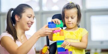 Fundación Orange lanza 'Jugar es obligatorio', una nueva iniciativa para adaptar juguetes a niños y niñas con discapacidades motoras y sensoriales