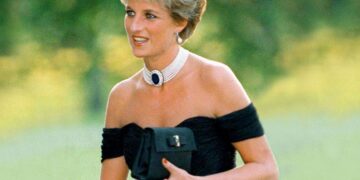 Salen a subasta las valiosas joyas que Lady Di lució antes de su muerte en 1997
