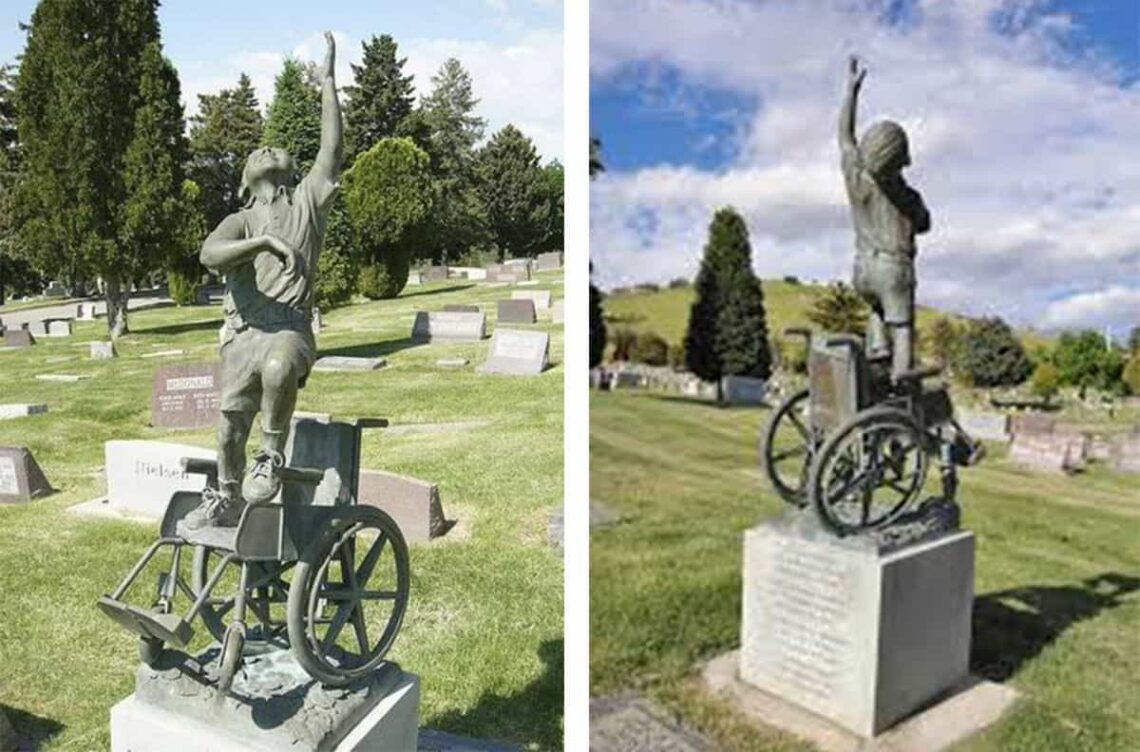 lápida niño en silla de ruedas