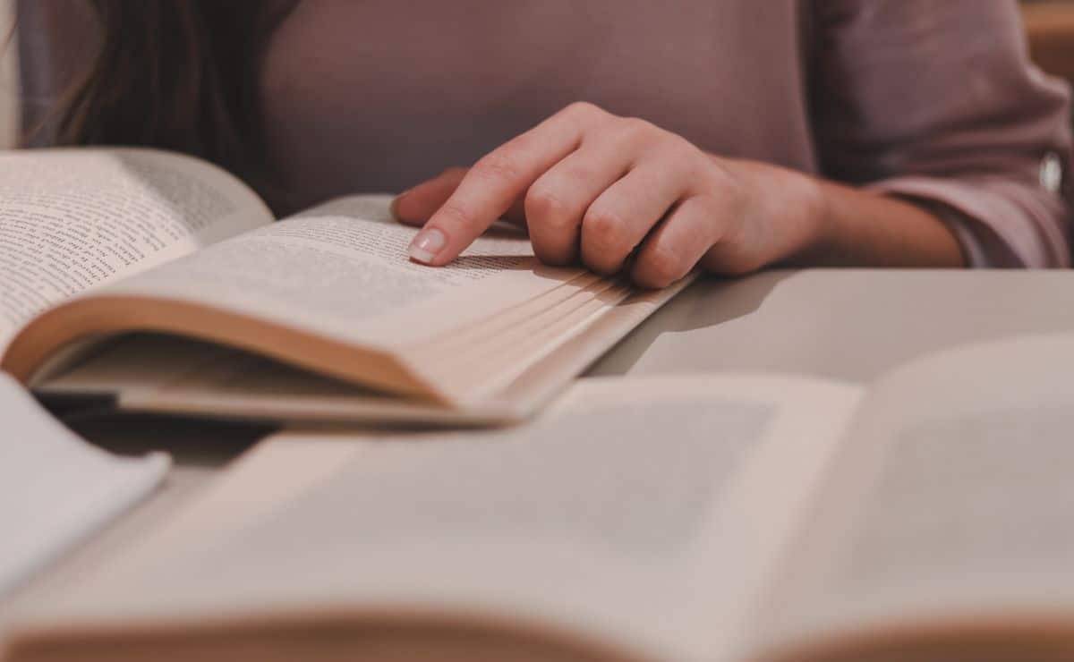 leer libro memoria cerebro almacenamiento mente hábito recurso rutina