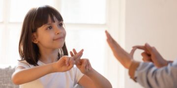 La Fundación CNSE lanza una web para explicar la Convención sobre los Derechos del Niño en lengua de signos española