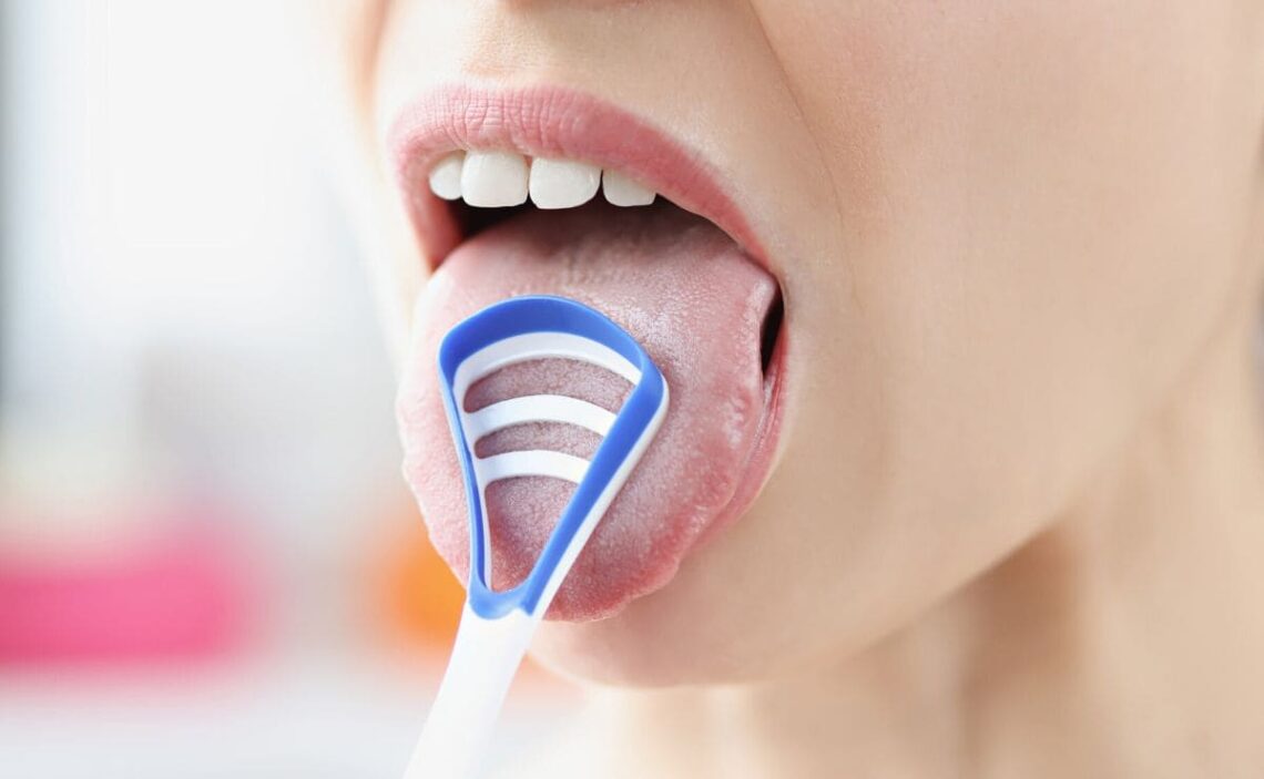 Riesgos de no limpiar la lengua