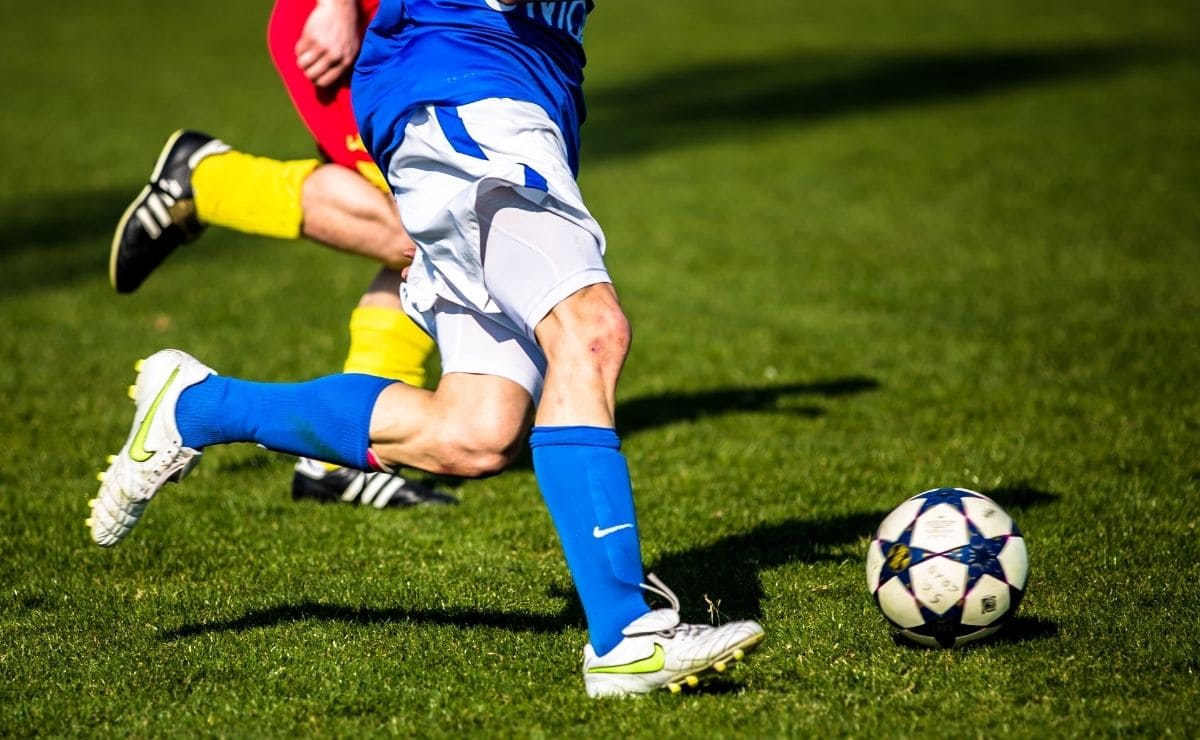 ejercicio físico lesiones fútbol deporte descanso sangre circulación sanguínea fútbol