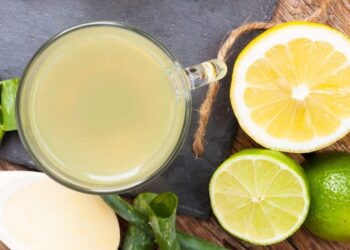 Cómo limpiar la vitrocerámica de la cocina con limón