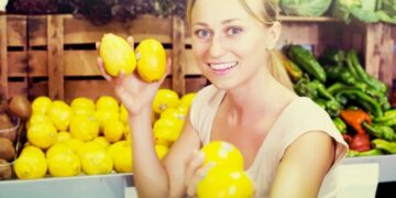 limón comer fruta dieta sistema inmunológico beneficios salud