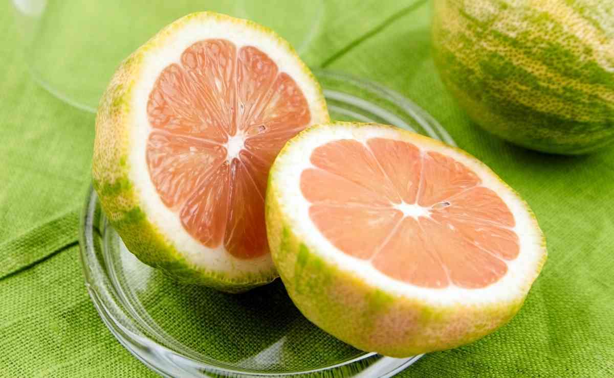 Aldi pone a la venta el limón de color rosa que arrasa en los supermercados