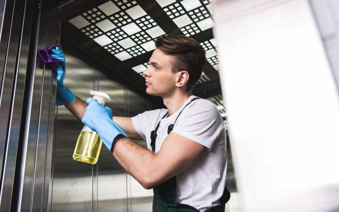 limpiar desinfectar ascensor