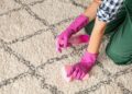 Truco con bicarbonato para limpiar alfombras