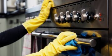 El bicarbonato de sodio es el ingrediente perfecto para limpiar el horno