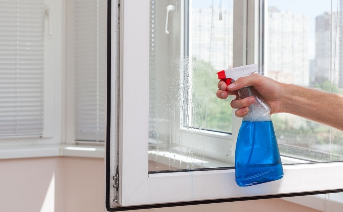 Trucos para limpiar las ventanas de PVC