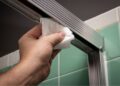 Limpieza rieles de puertas