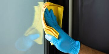Limpiar ventanas con vinagre y limón