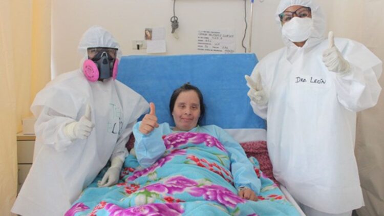 Una mujer con síndrome de Down ingresada en el hospital vence al Covid-19 
