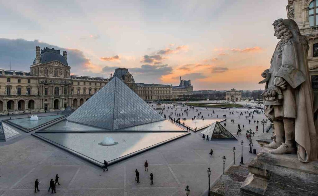 Louvre Francia museo arte viajar pintura París