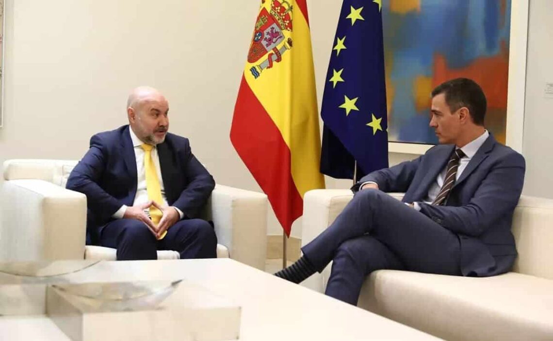 Pedro Sánchez se reune con el CERMI para impulsar la reforma del artículo 49 de la Constitución