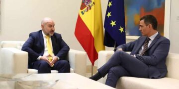 Pedro Sánchez se reune con el CERMI para impulsar la reforma del artículo 49 de la Constitución