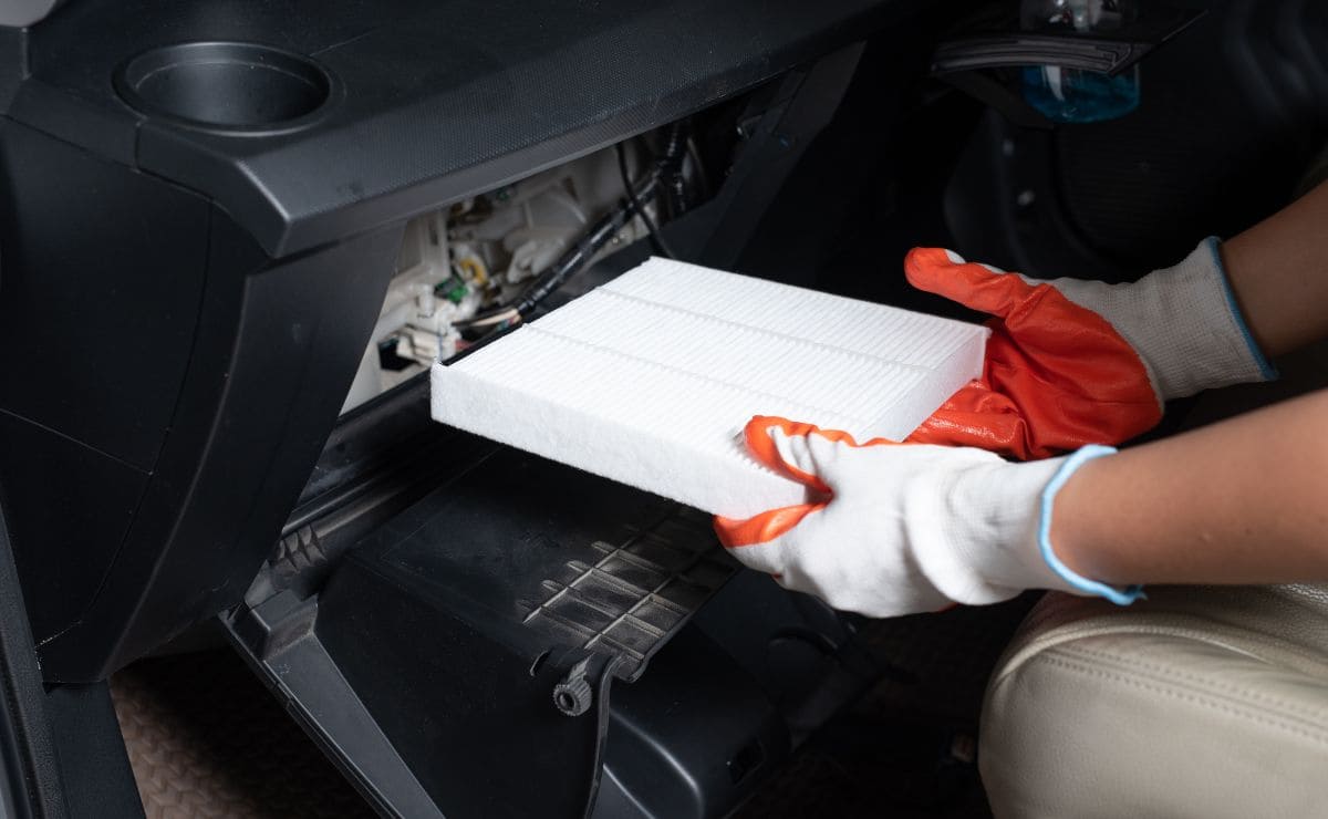 Trucos para el mal olor del aire acondicionado del coche