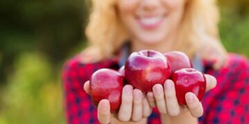 manzana alimento fruta microbiota flora intestinal fibra tracto intestino