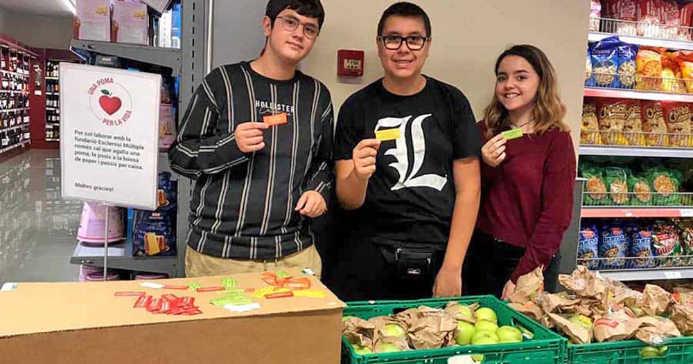 Venden 6.555 manzanas solidarias por la esclerosis múltiple