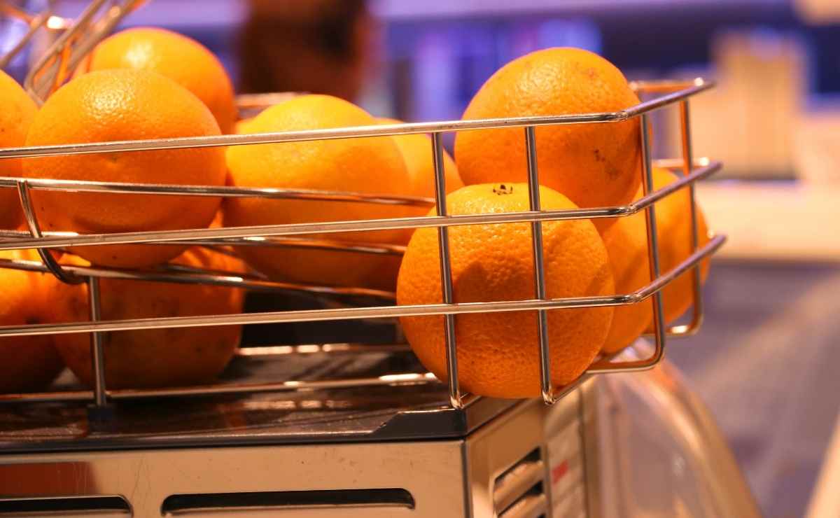 Jugo de naranja de máquina: ¿Son igual de saludables?