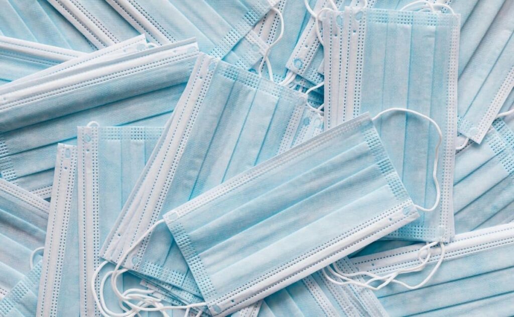 La mascarilla dejará de ser obligatoria en interiores a partir del 19 de abril