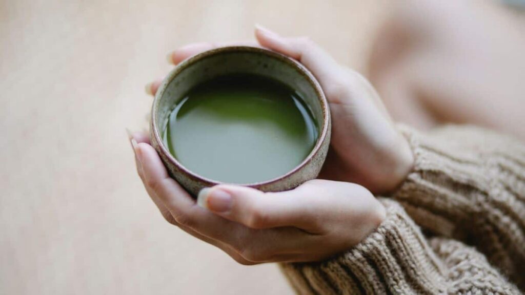 Propiedades y beneficios de tomar té matcha de forma diaria
