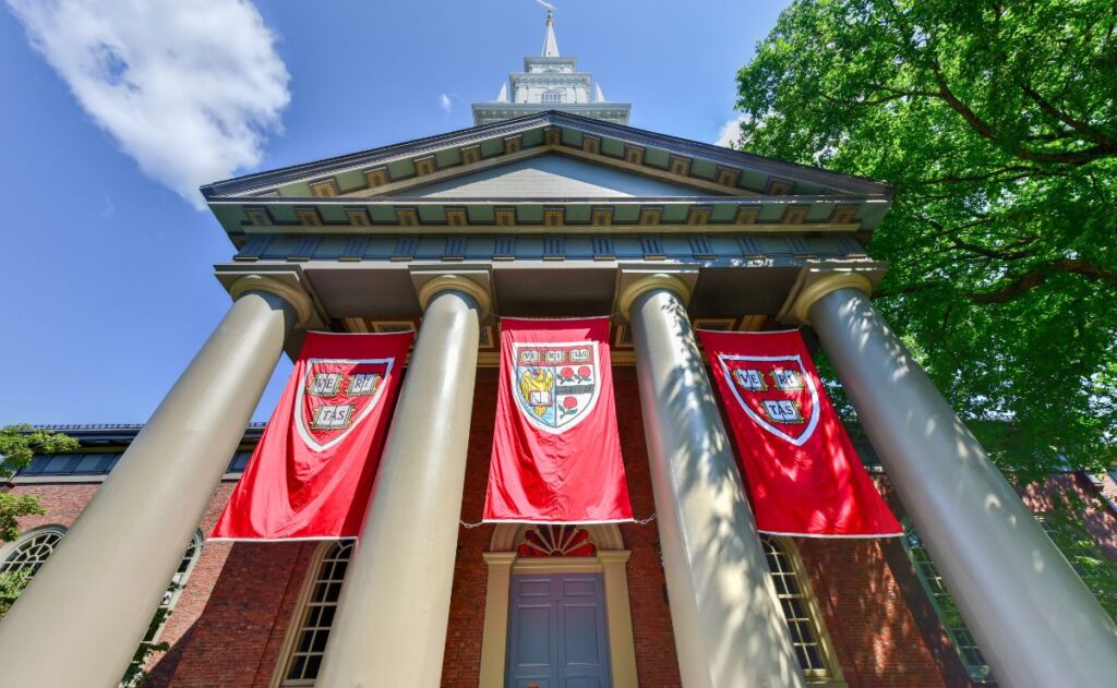 matrícula harvard estudiar precio dinero educación universidad