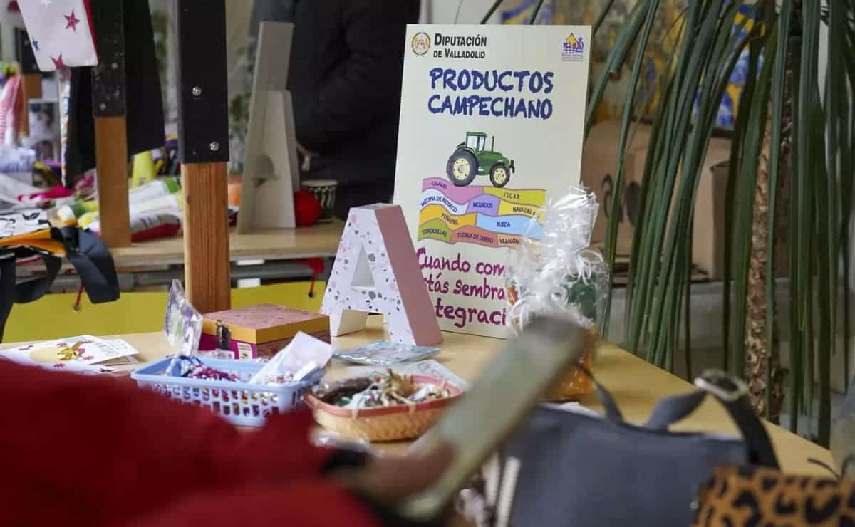 El Palacio de Pimentel acoge el primer mercadillo navideño con productos elaborados por personas con discapacidad