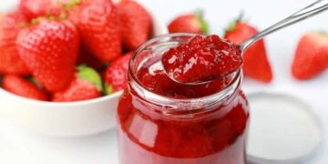 Resulta muy fácil preparar una buena mermelada de fresas sin azúcar