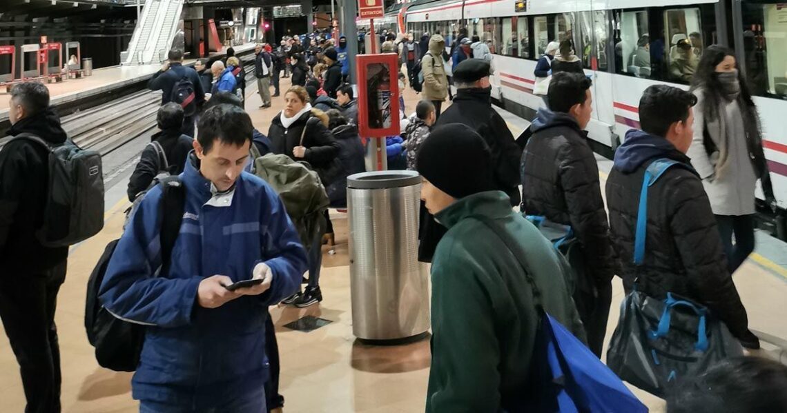 Metro de Madrid el primer día laborable tras decretar el Estado de Alarma