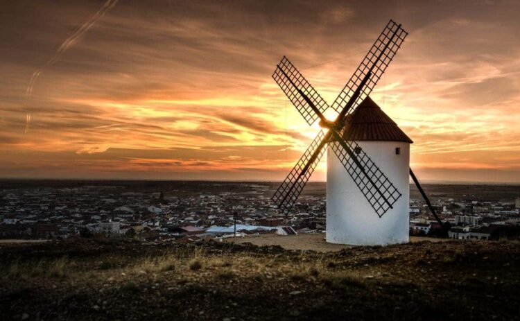 Molino de viento situado en Albacete, ciudad que se visitará en 'La Ruta del Quijote' de Viajes El Corte Inglés