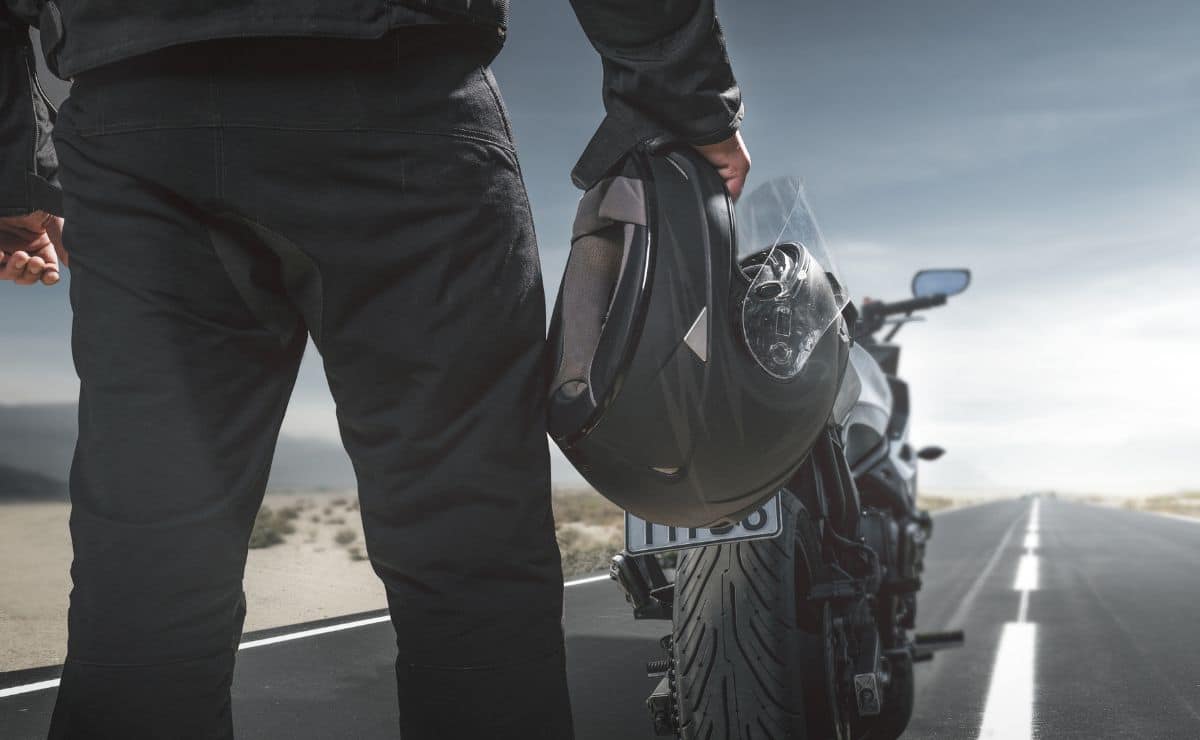 dgt moto motorista recomendaciones precaución seguridad casco