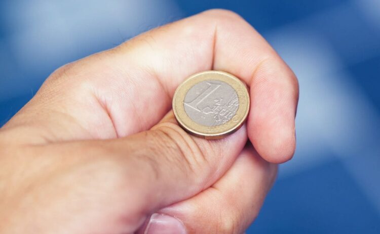 Así se puede romper una moneda de euro según un usuario de Twitter