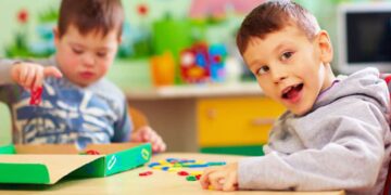 Niños con discapacidad en el colegio curso escolar