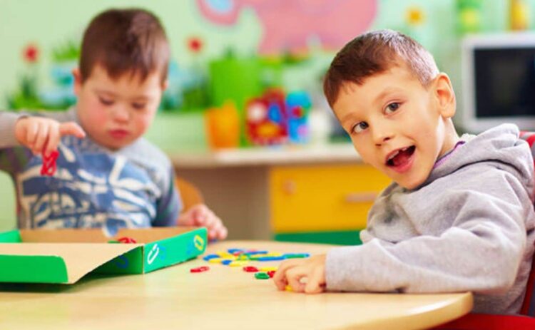 Niños con discapacidad en el colegio curso escolar