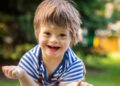 Niño con síndrome de Down, una discapacidad