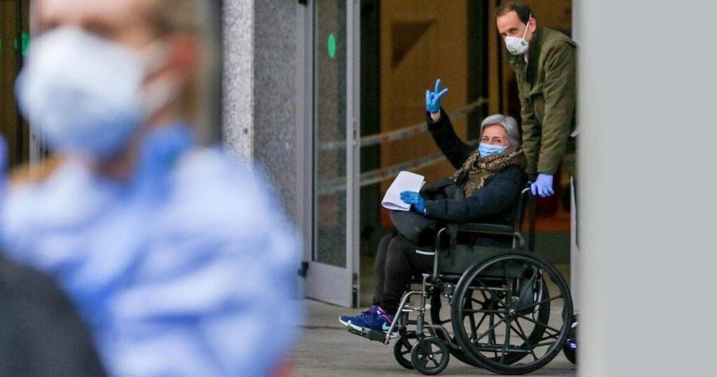 Paciente con coronavirus silla de ruedas en España