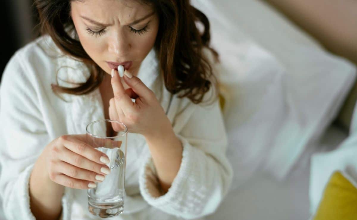 paracetamol ibuprofeno medicamento pastilla salud cabeza dolor salud