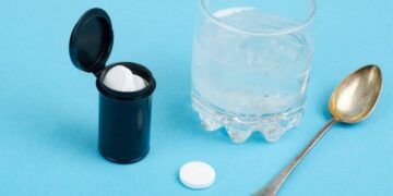 Paracetamol medicamento efervescente agua salud doctor médico