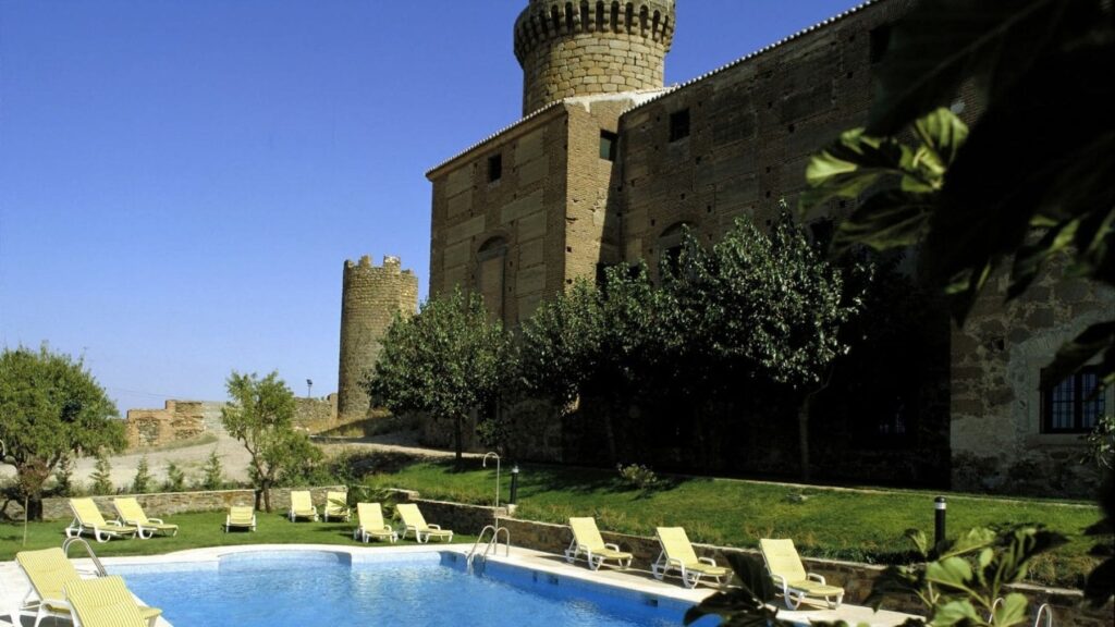 Los mejores Paradores de Turismo de España con piscina para disfrutar durante el verano