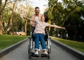 pareja discapacidad silla de ruedas declaracion de la renta agencia tributaria