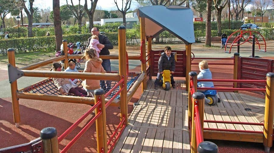 Valencia adaptará todos sus parques con atracciones para niños con discapacidad