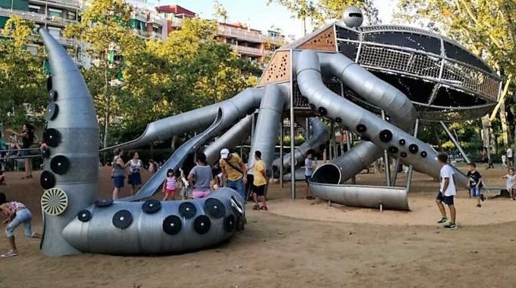 Parque infantil adaptado en Barcelona