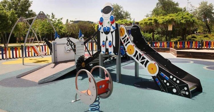 Parque infantil espacio de juego